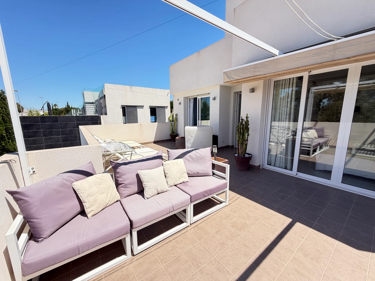 Villa till försäljning i Mil Palmeras