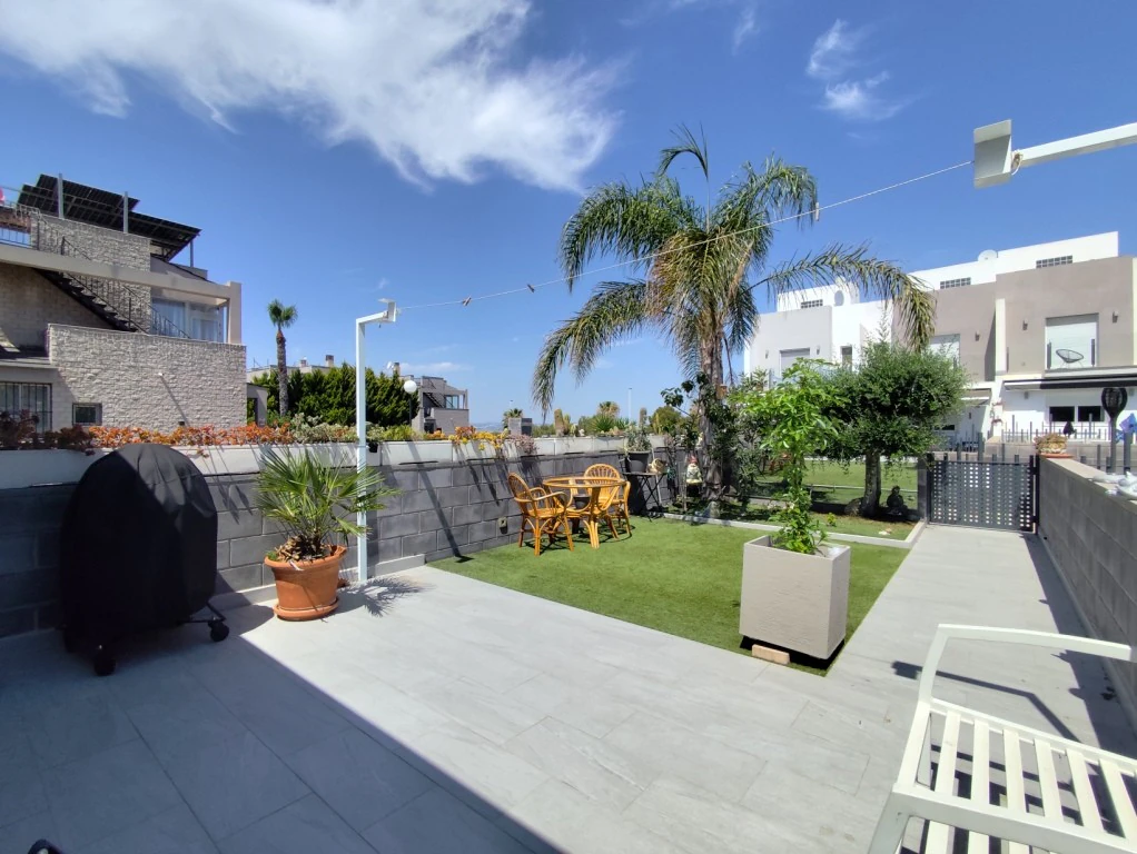Terraced house for sale in Torrevieja