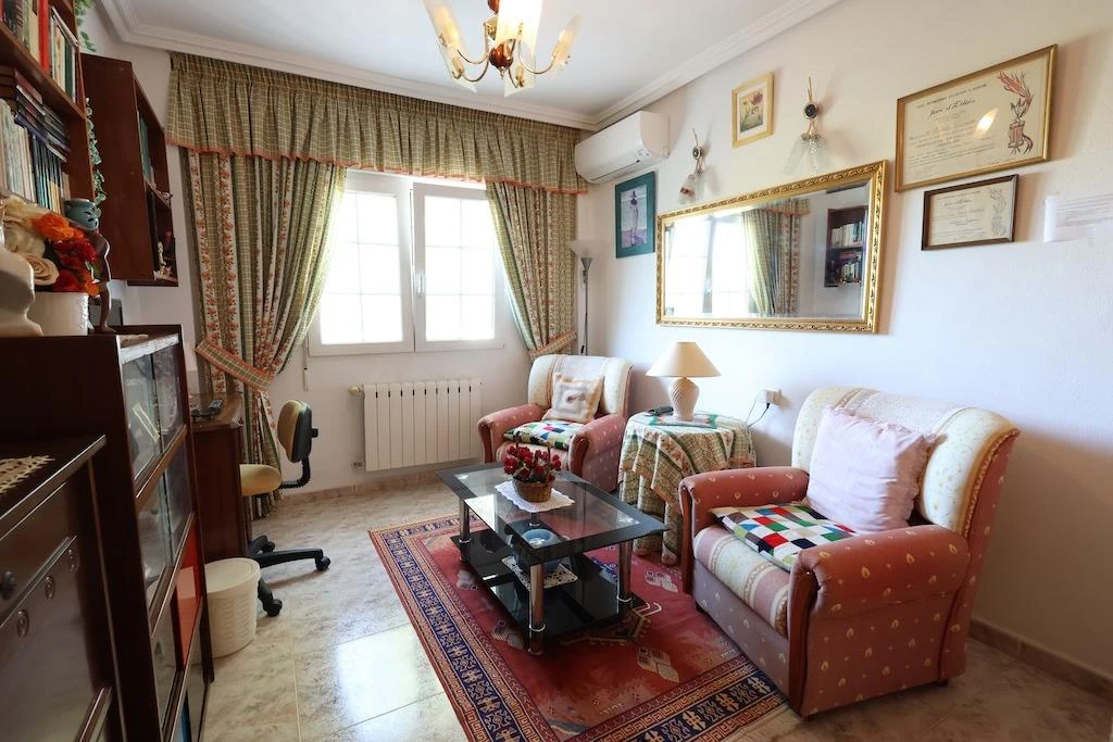 Villa till försäljning i Orihuela Costa
