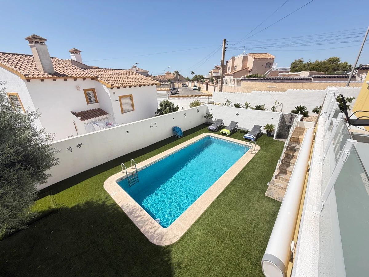 Villa till försäljning i Villamartin