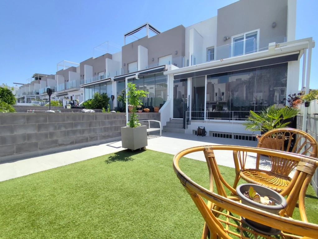 Terraced house for sale in Torrevieja