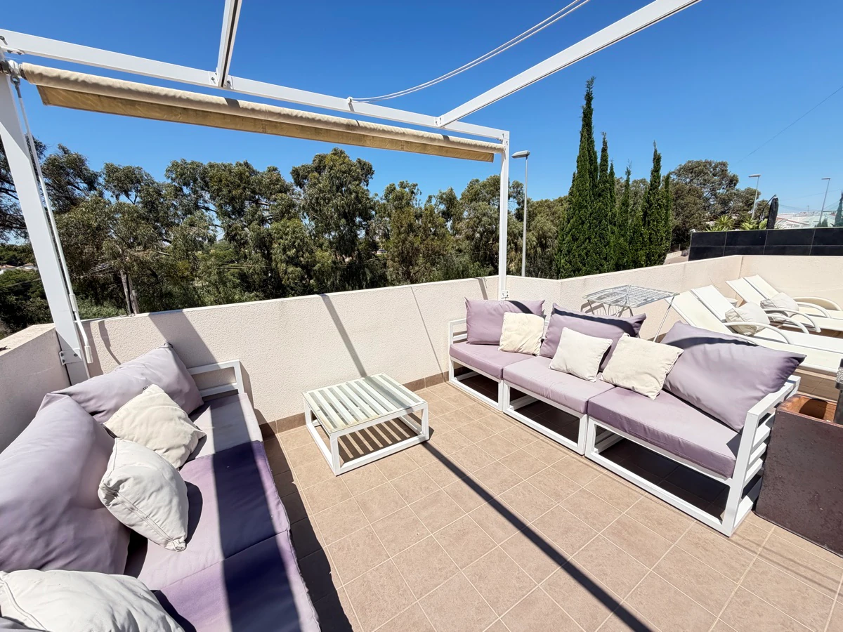 Villa till försäljning i Mil Palmeras