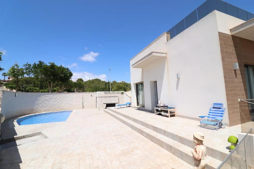 Villa till försäljning i San Miguel De Salinas
