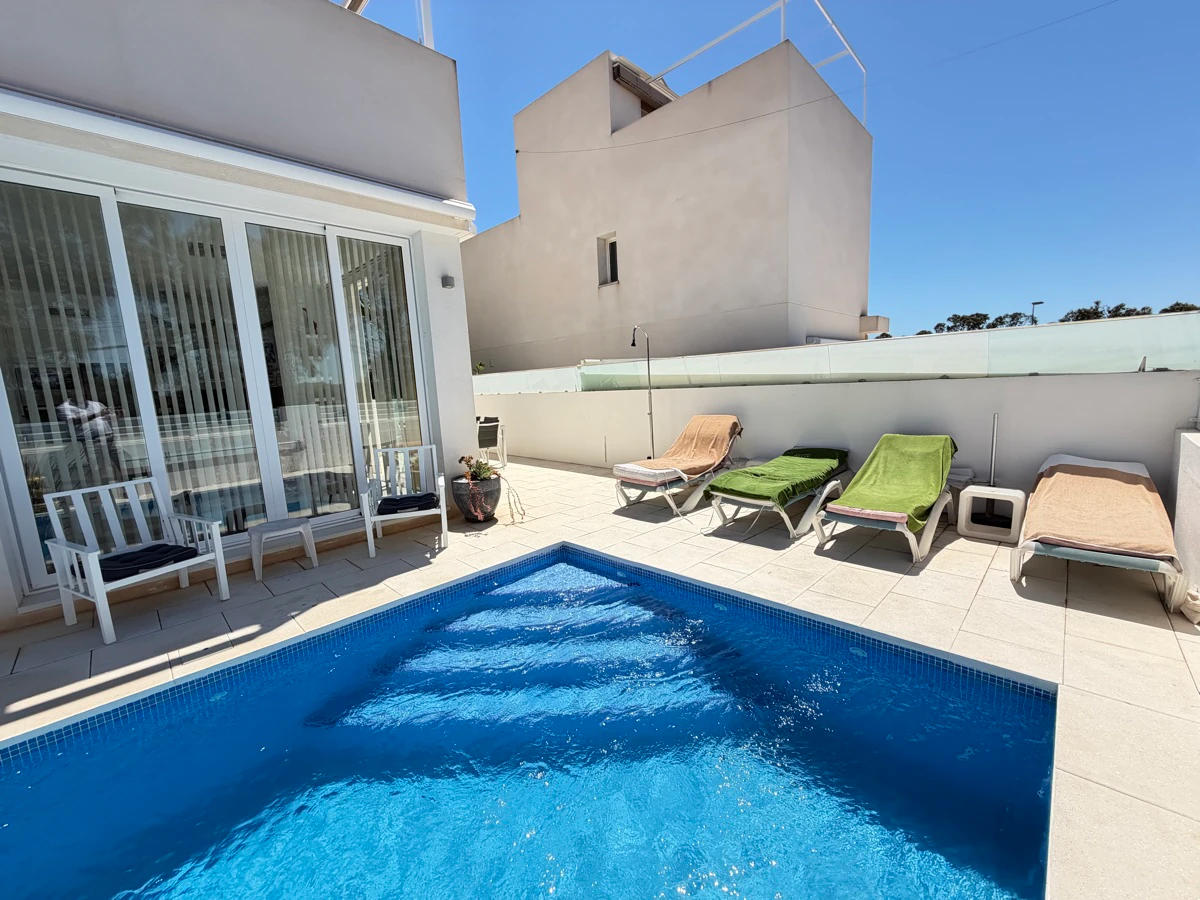 Villa till försäljning i Mil Palmeras