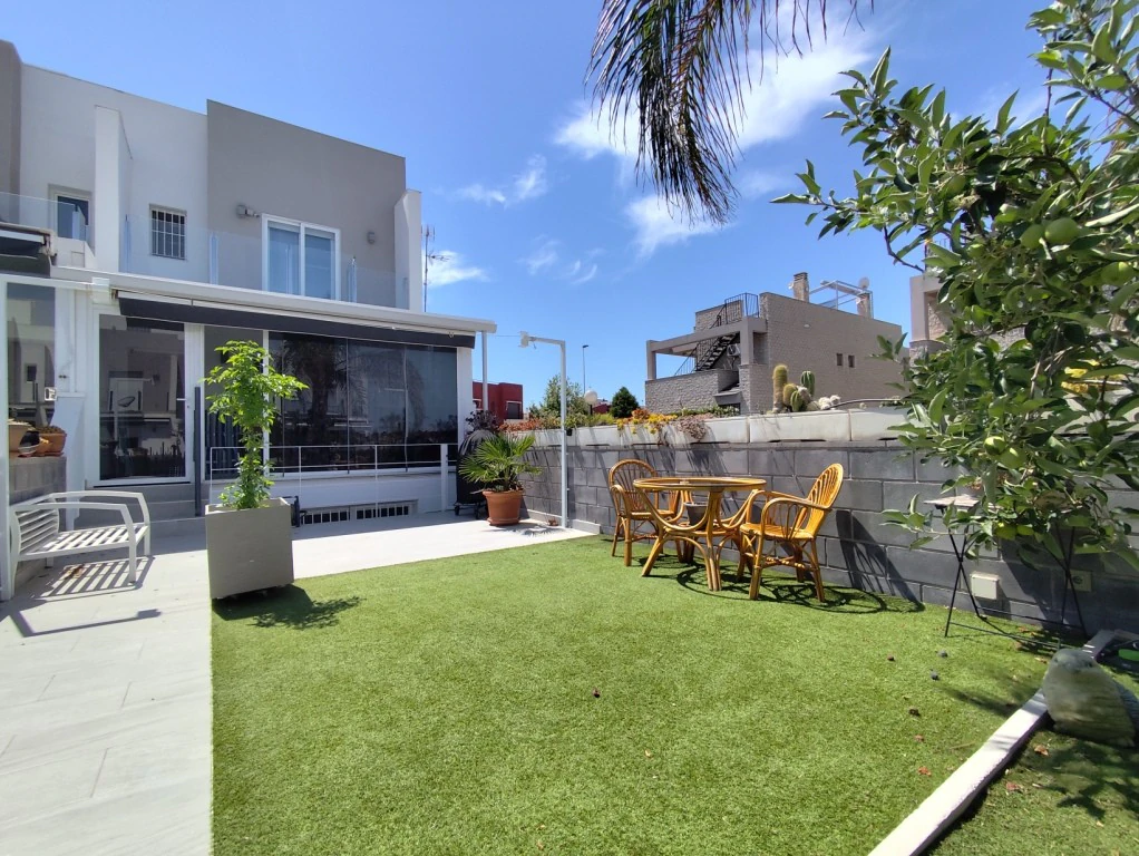Terraced house for sale in Torrevieja