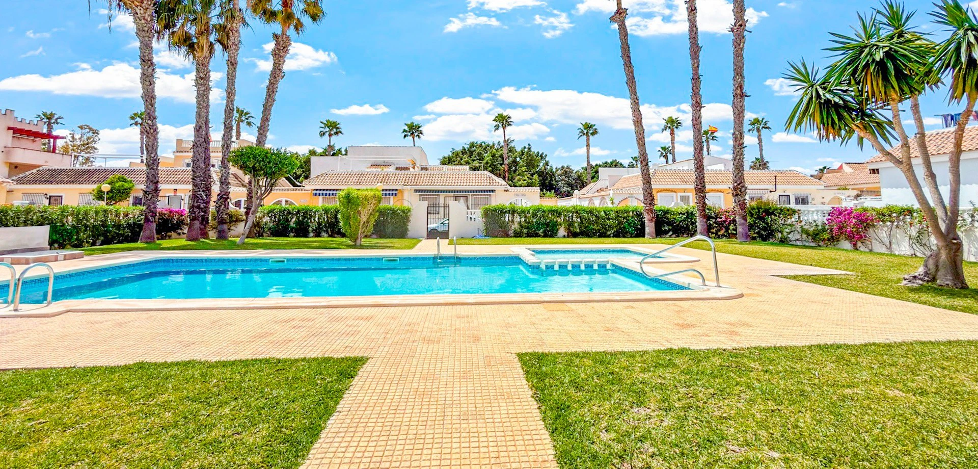 Bungalow for sale in Los Alcazares