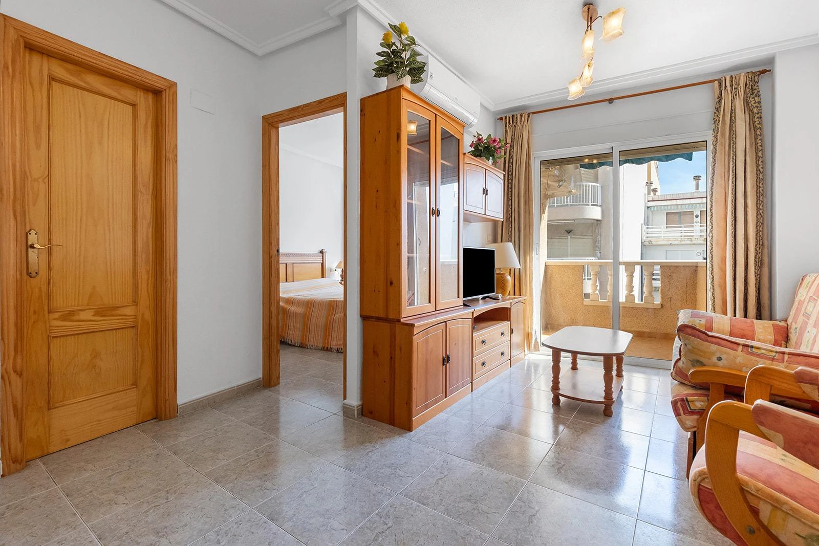 Opportunity next to Los Locos beach, 2 bedrooms, pool and garage