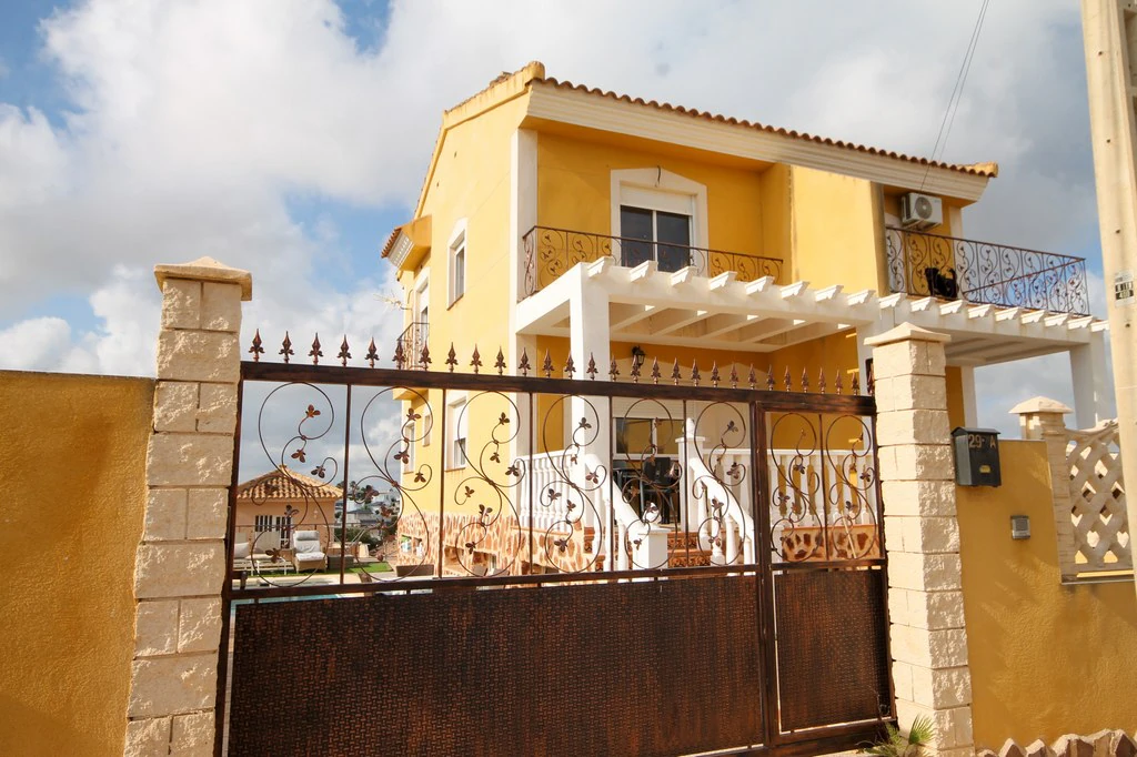 Terraced house for sale in San Miguel De Salinas