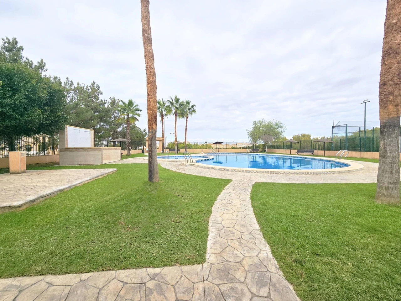 Casa plurifamiliare in vendita a Los Altos