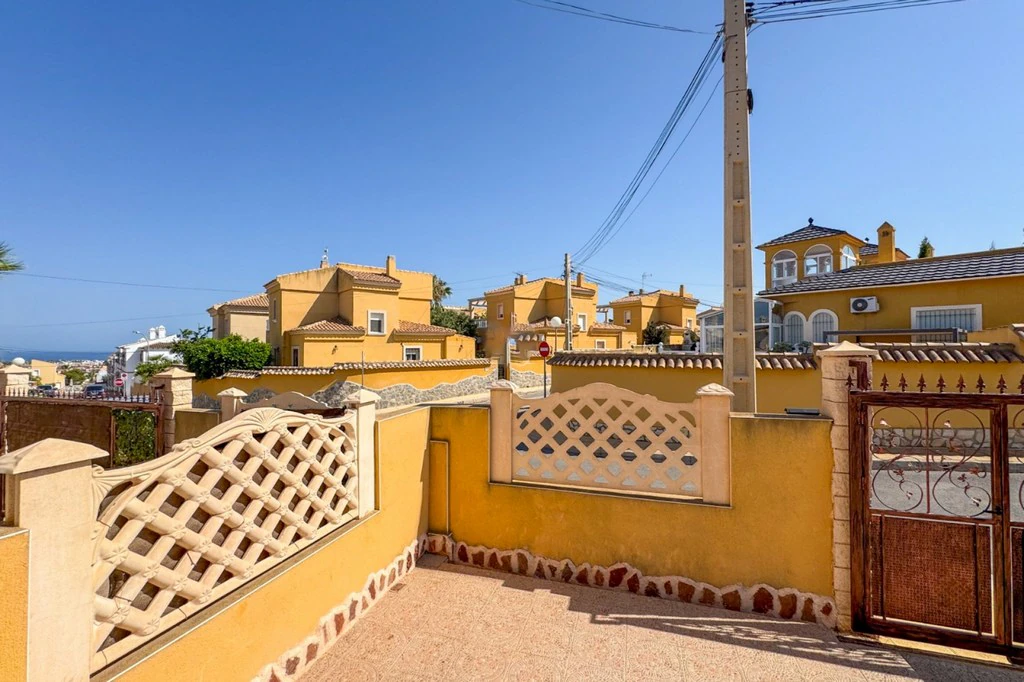 Terraced house for sale in San Miguel De Salinas