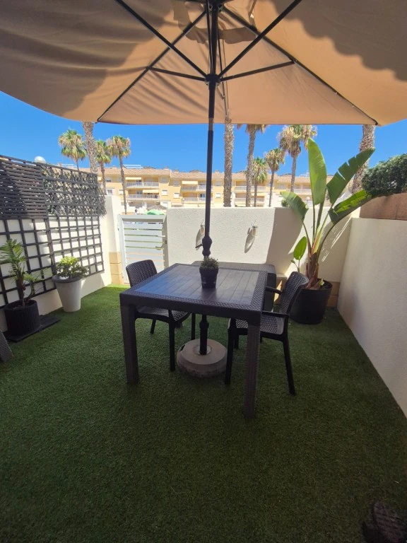 Casa adosada en venta en Lomas De Cabo Roig