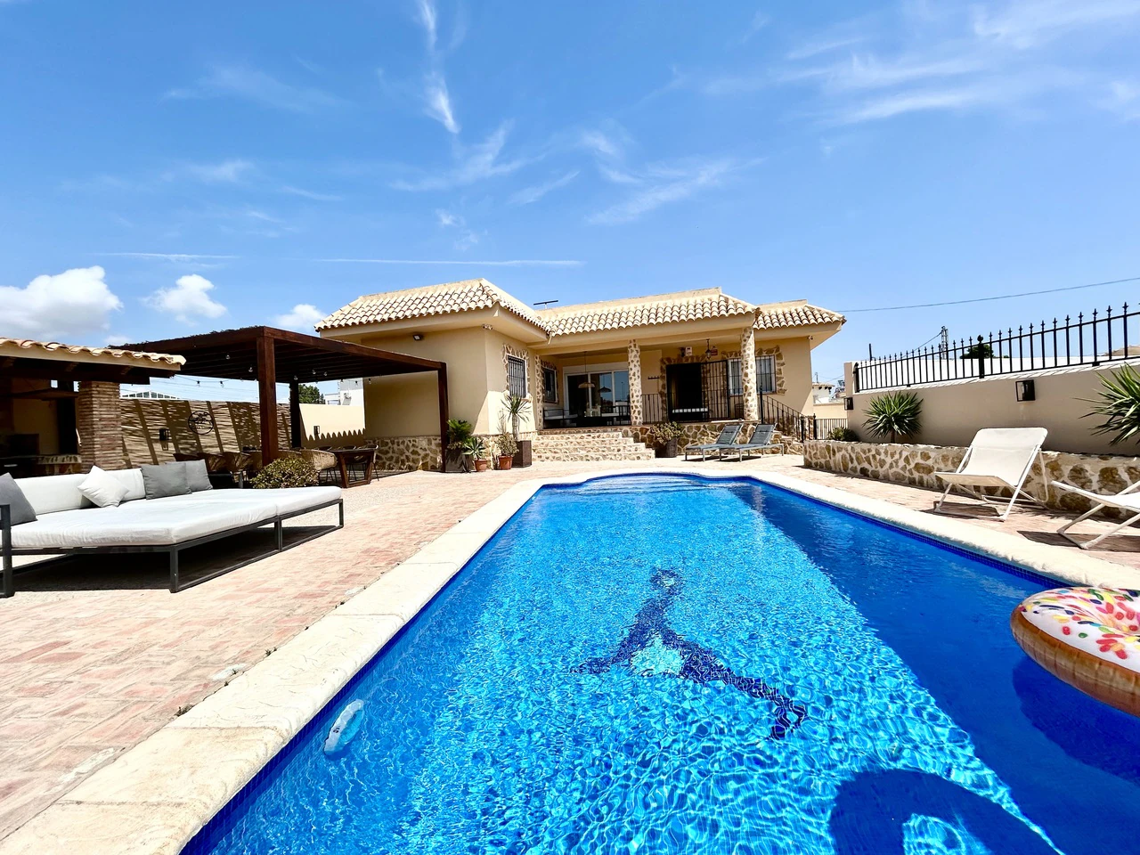 Villa for sale in La Zenia