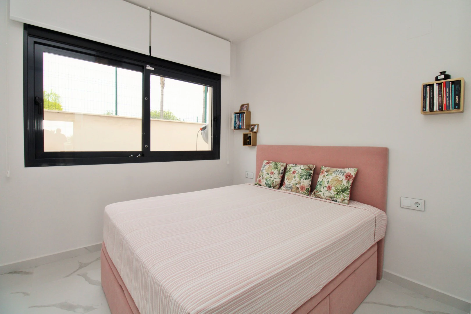 Flat for sale in San Miguel De Salinas