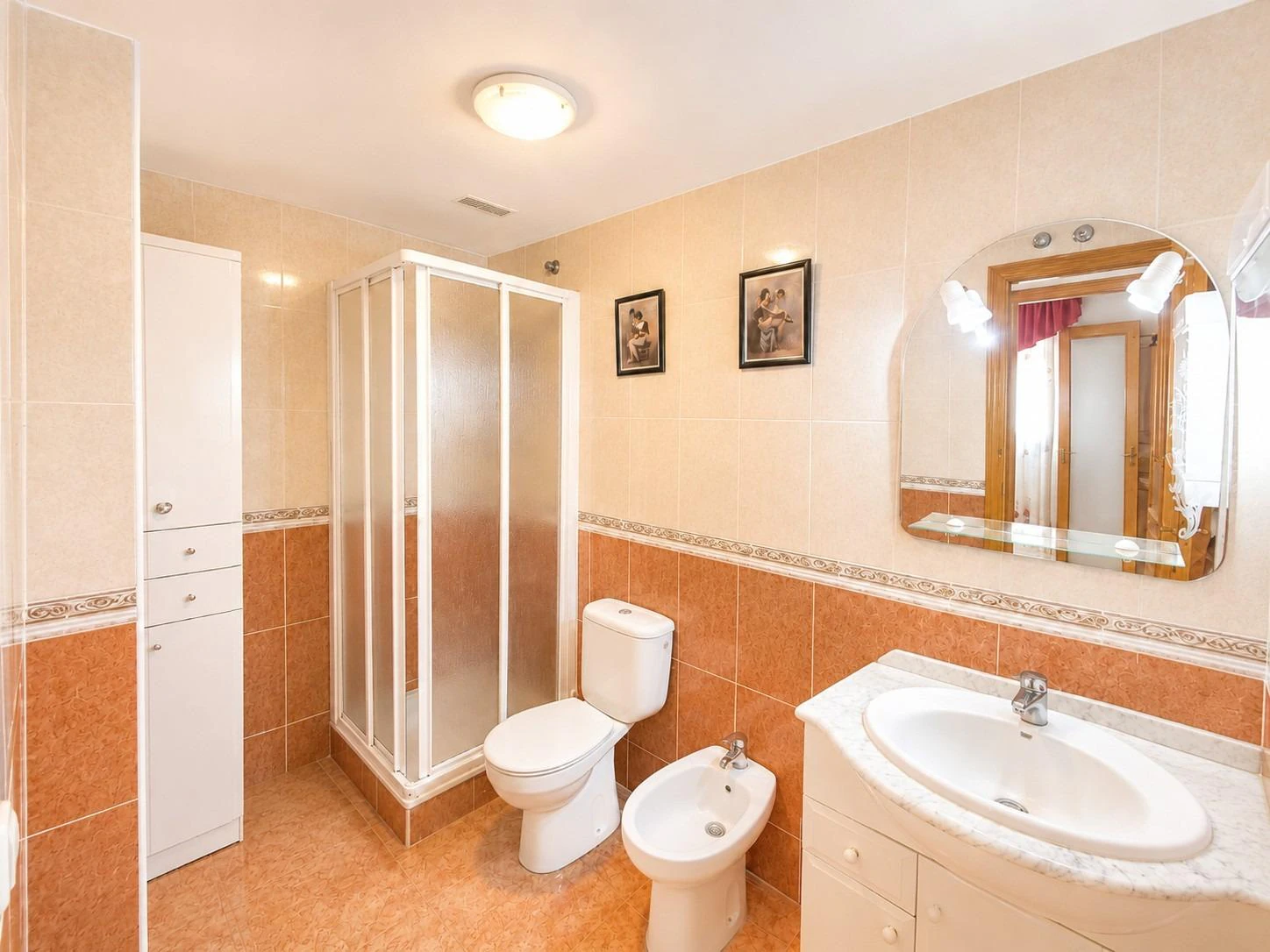 Opportunity for a 2-bedroom apartment with a pool