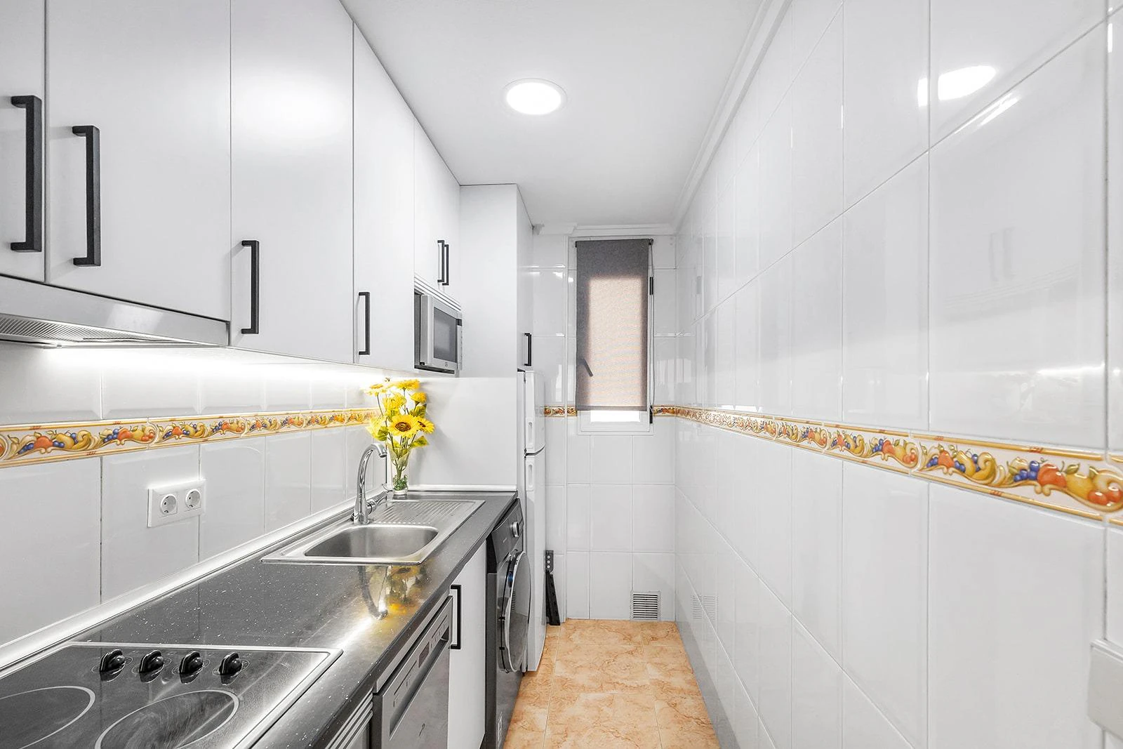 Opportunity for a 2-bedroom apartment with a pool