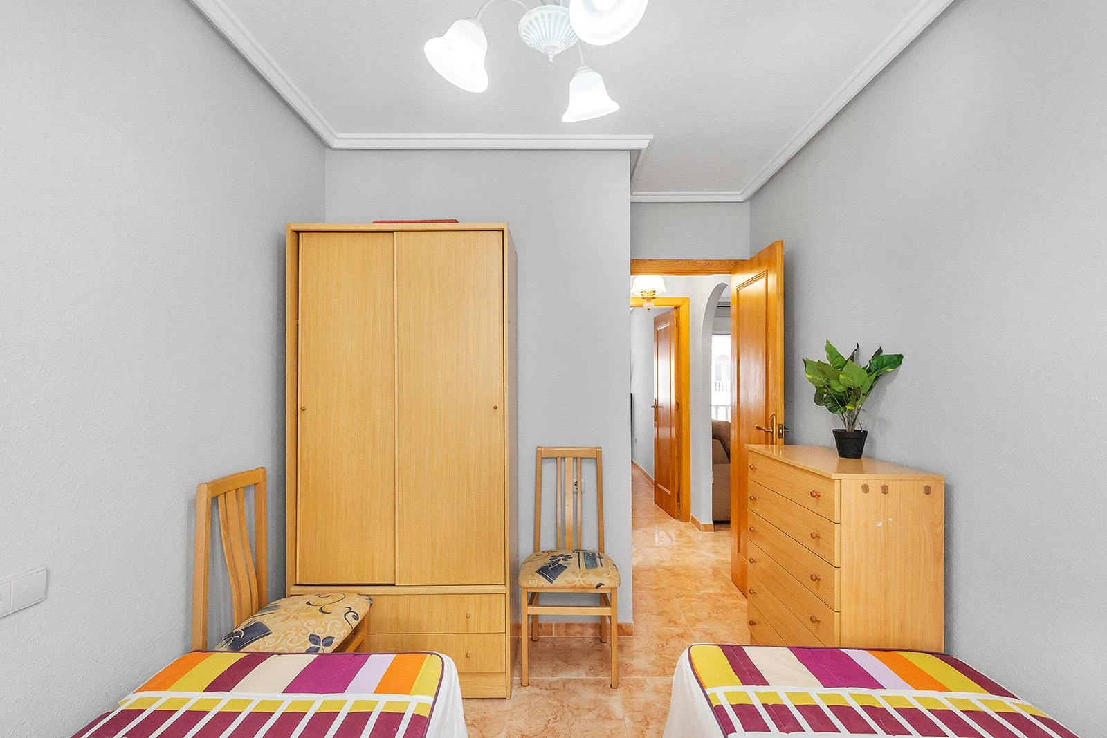 Opportunity for a 2-bedroom apartment with a pool