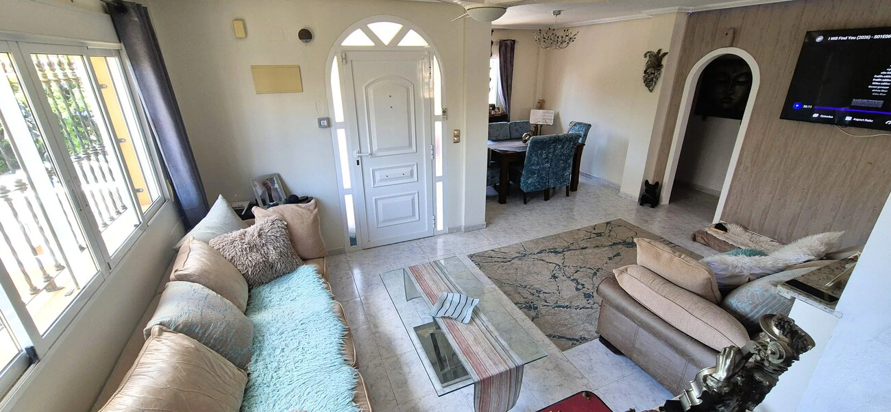 Villa for sale in Villamartin