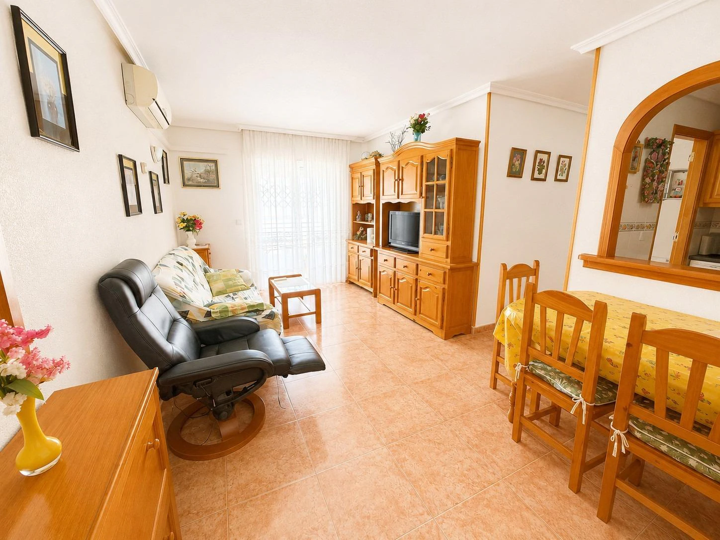 Opportunity for a 2-bedroom apartment with a pool