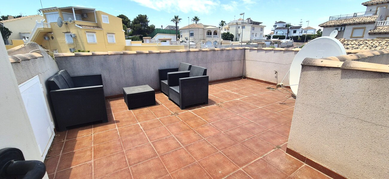 Villa for sale in Villamartin