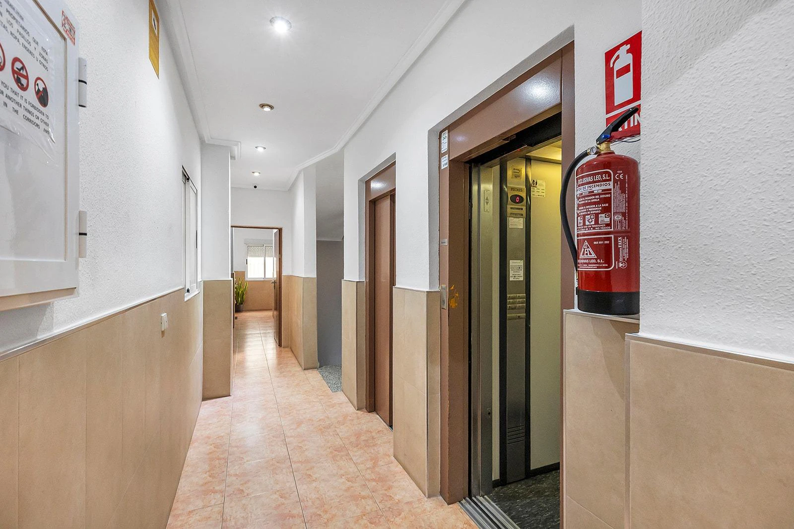 Opportunity for a 2-bedroom apartment with a pool