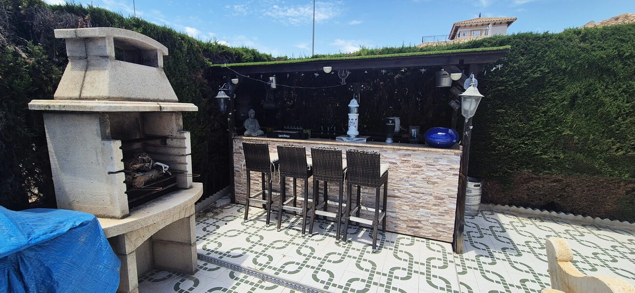 Villa for sale in Villamartin