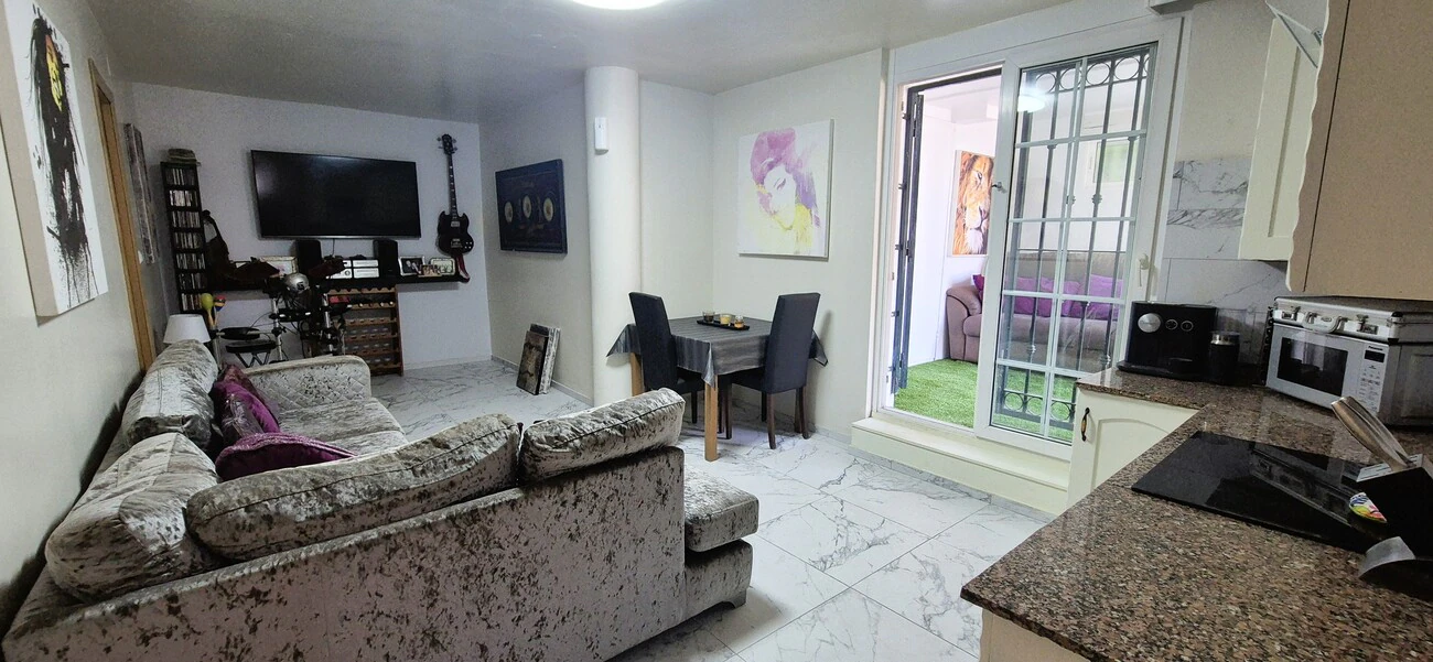 Villa for sale in Villamartin