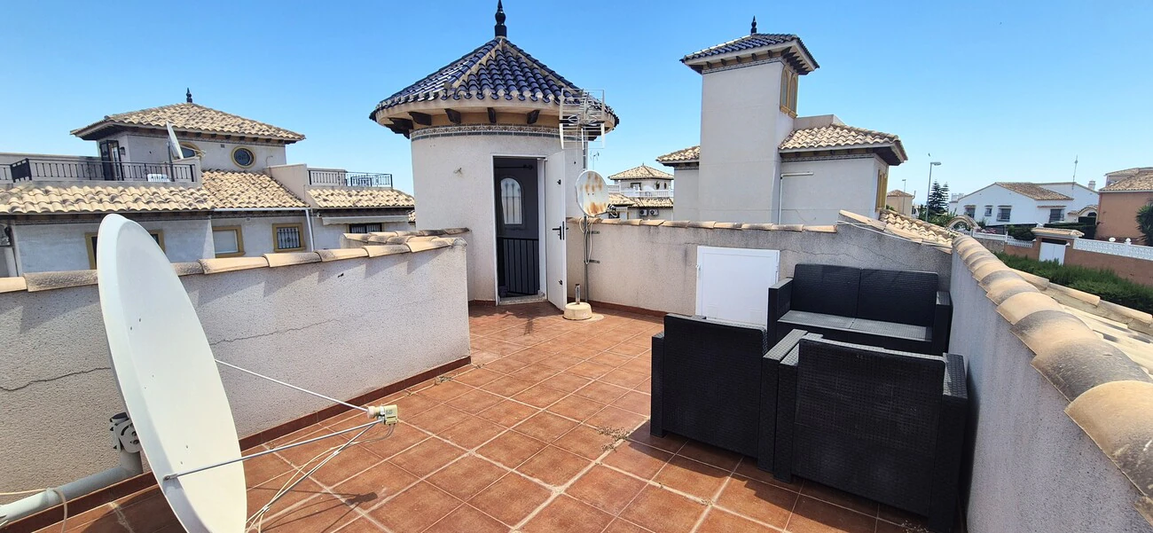 Villa for sale in Villamartin