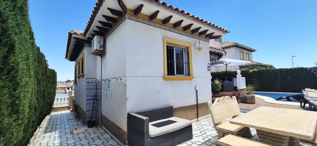 Villa for sale in Villamartin