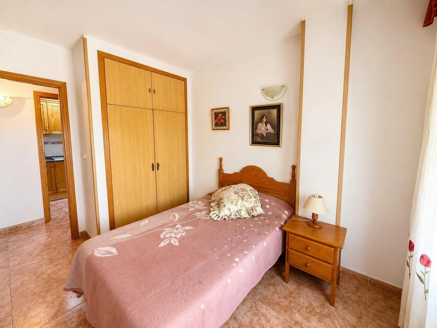 Opportunity for a 2-bedroom apartment with a pool