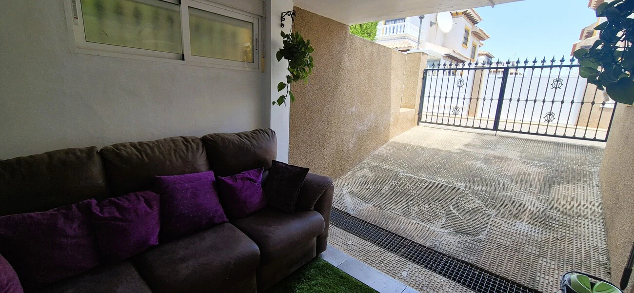Villa for sale in Villamartin