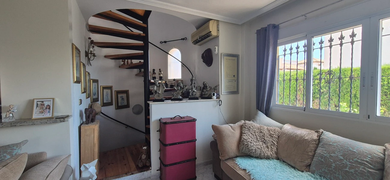 Villa for sale in Villamartin