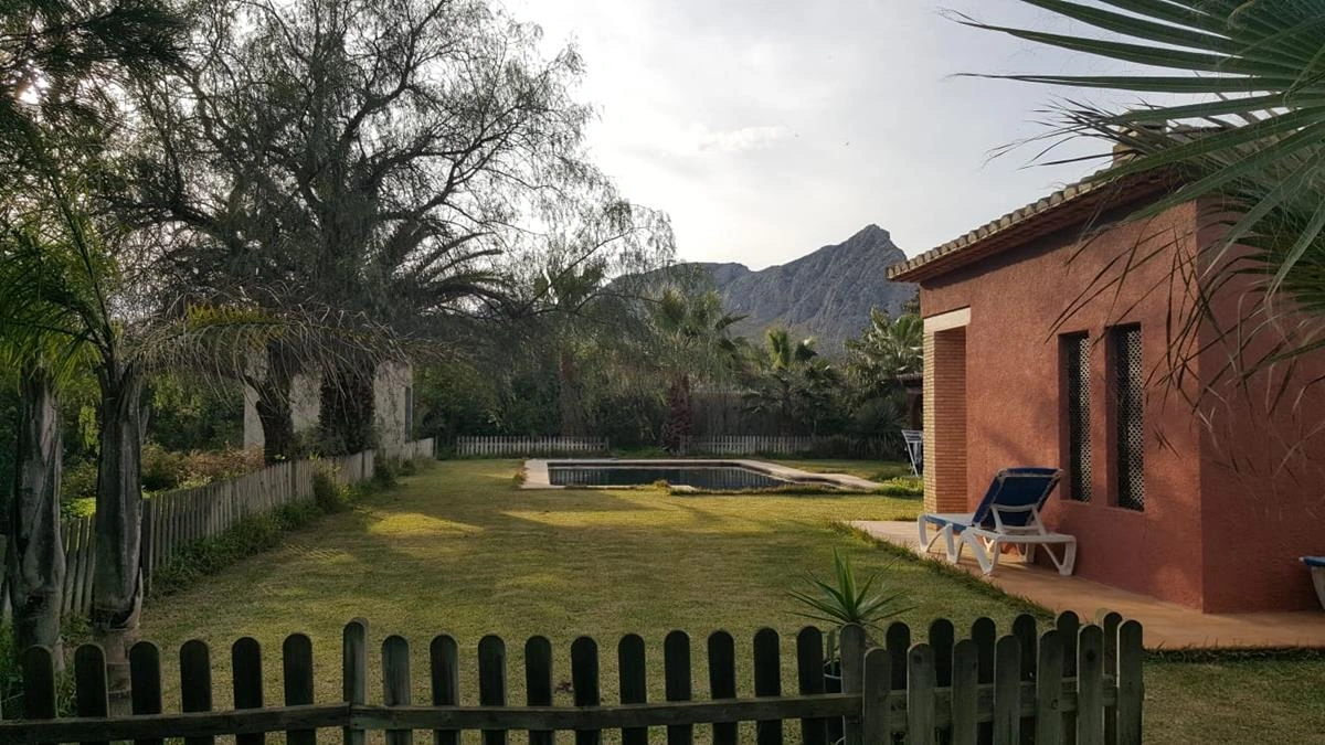 Ondara. Finca amplia en venta