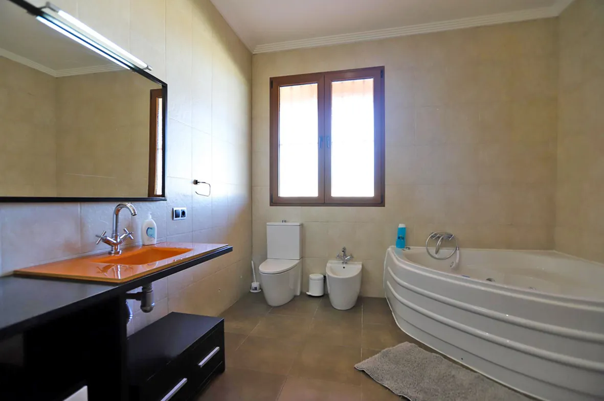 Magnífica villa a 600 metros de la playa en Dénia.