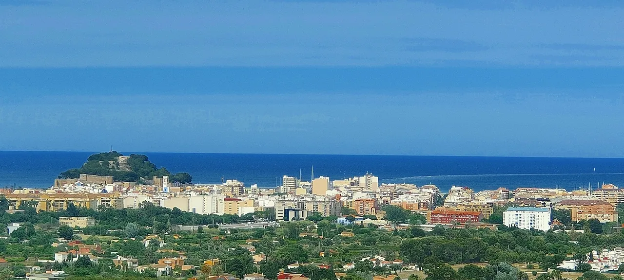 Parcela en Denia con vistas al mar