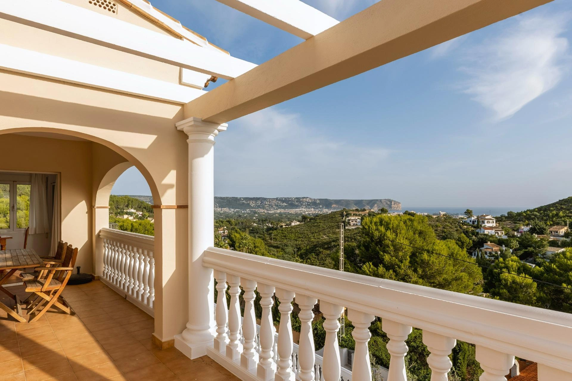 Villa de 5 dormitorios con vistas al mar en Adsubia, Jávea