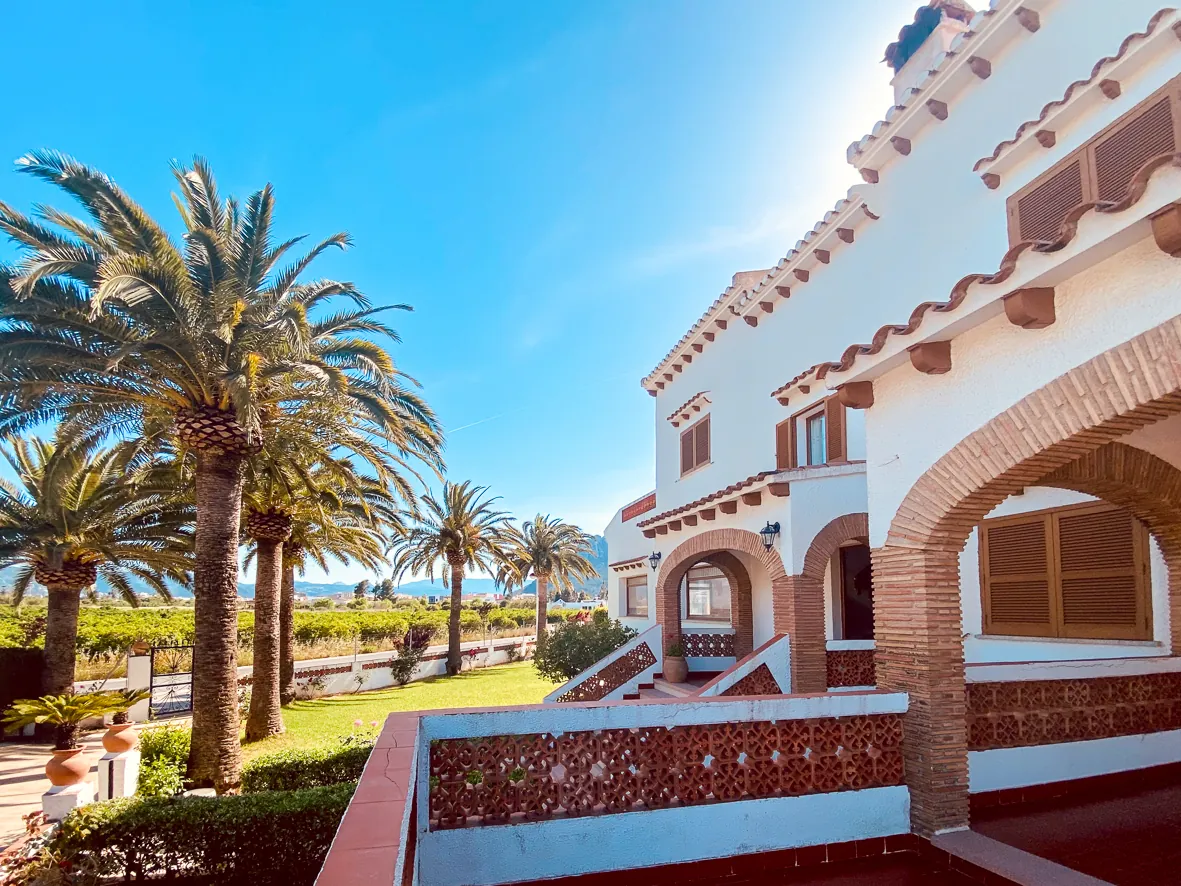 Gran villa en els Poblets.