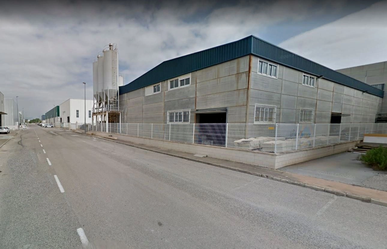 Nave industrial en Oliva (Valencia)