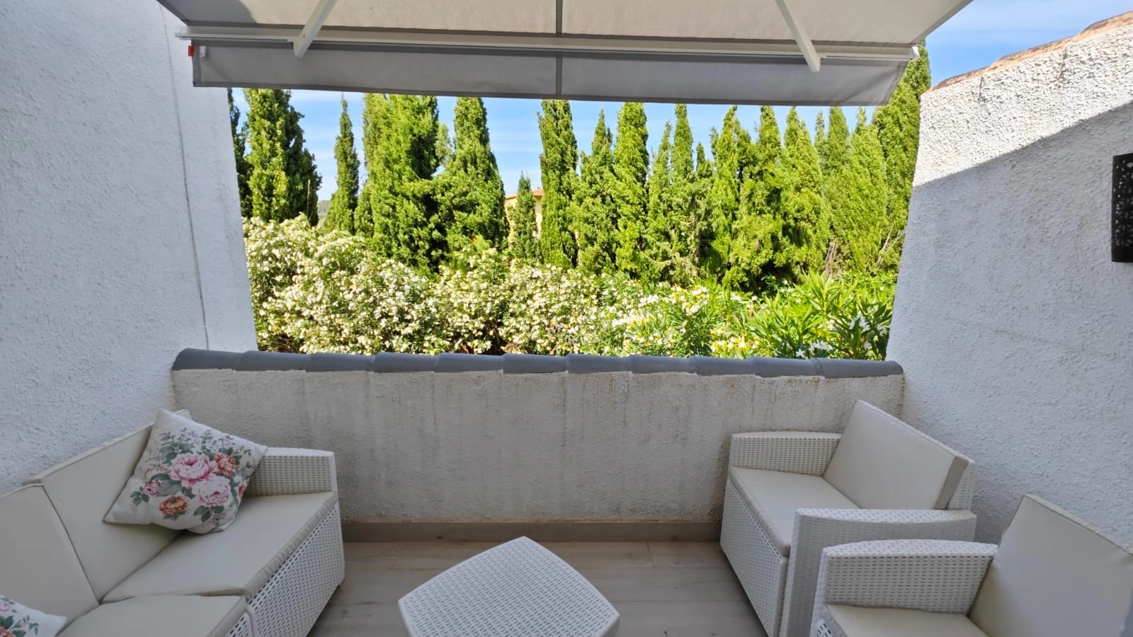 CASA*CHALET CON MUCHO  ENCANTO EN URBA. EN PEDREGUER