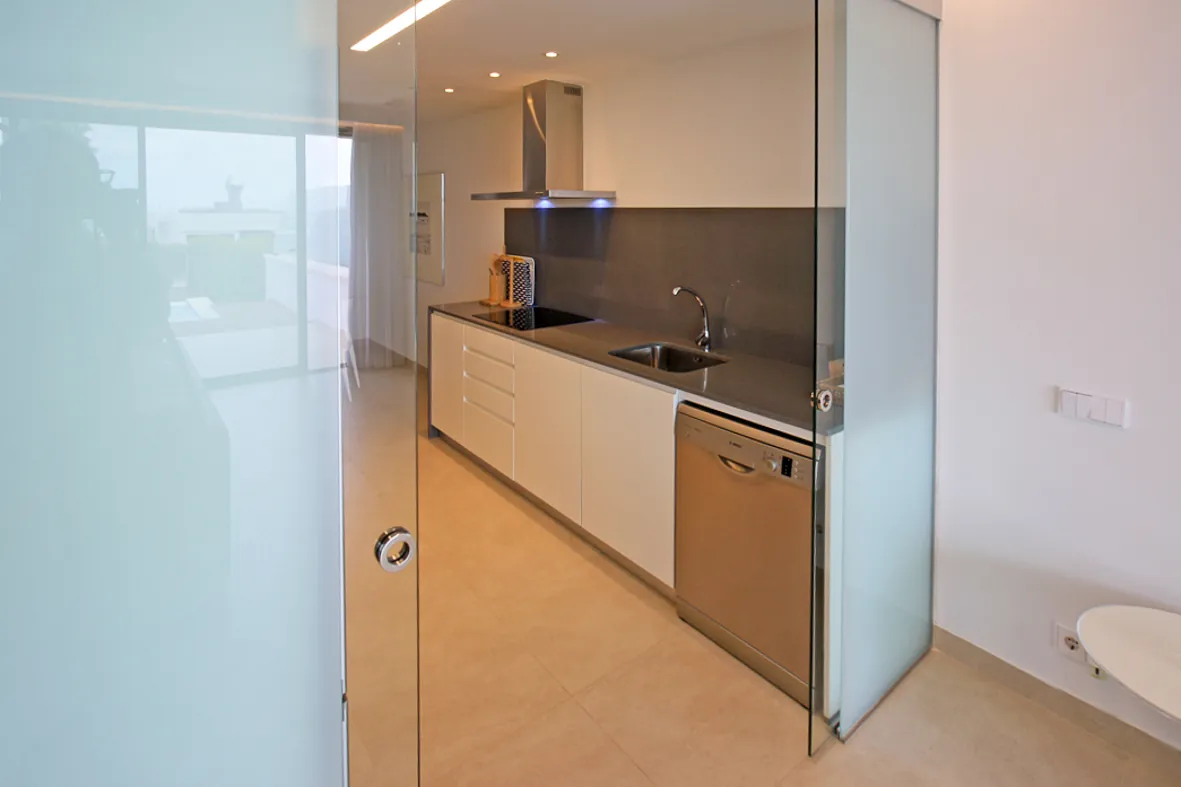 Espectacular apartamento en primera línea de playa en Les Deveses en Dénia.