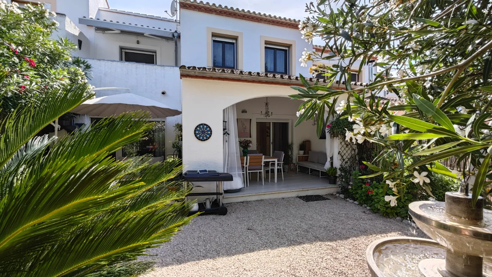 CASA*CHALET CON MUCHO  ENCANTO EN URBA. EN PEDREGUER