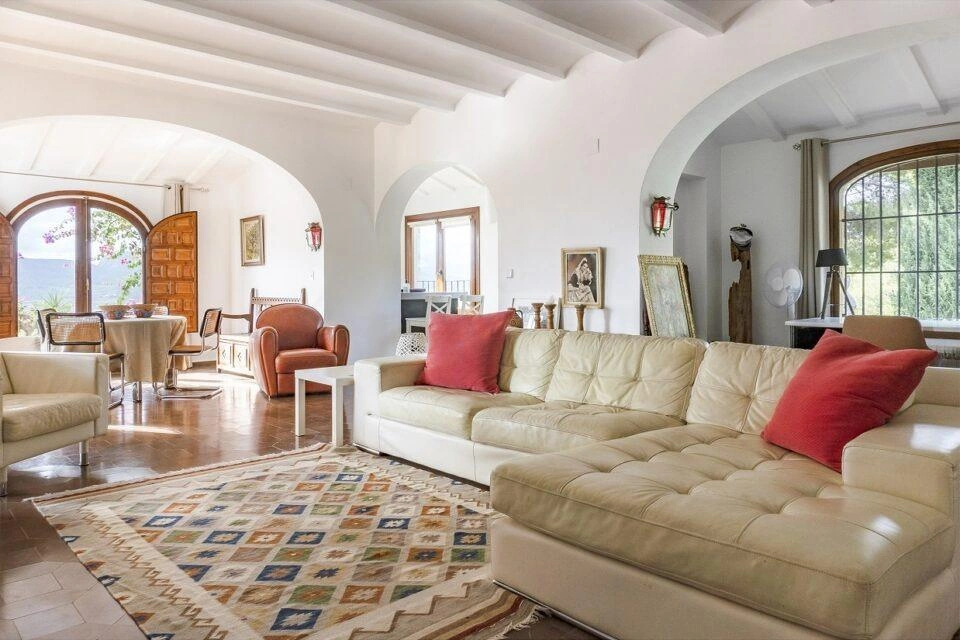 Villa en Jávea con Vistas al Mar y al Montgó