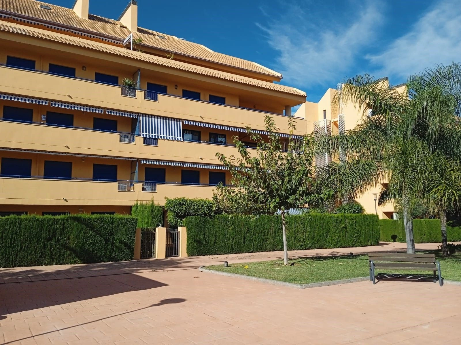 MODERNO ÁTICO DUPLEX EN ALQUILER ANUAL