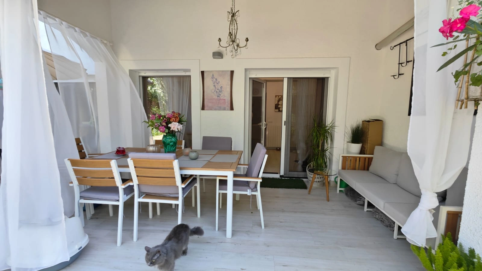 CASA*CHALET CON MUCHO  ENCANTO EN URBA. EN PEDREGUER