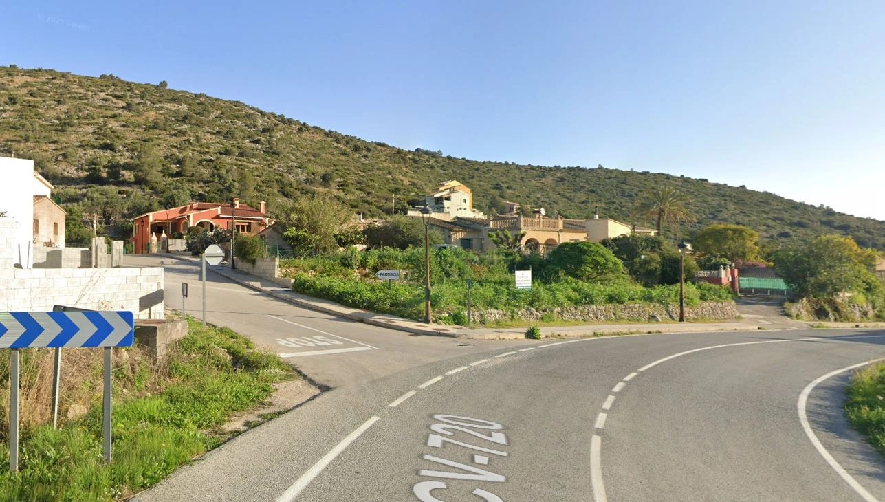 Solar urbano en venta en Alcalalí