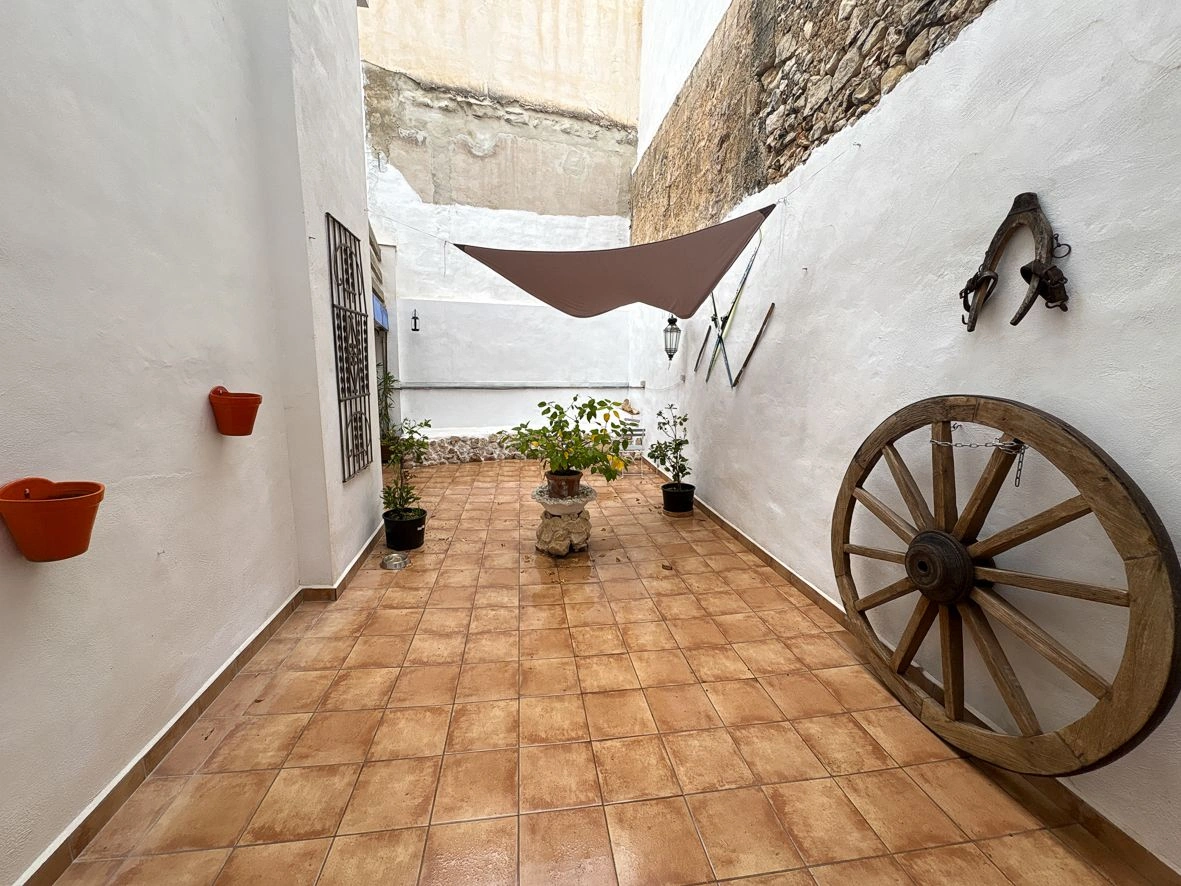 Casa de pueblo con increíble encanto en Pego