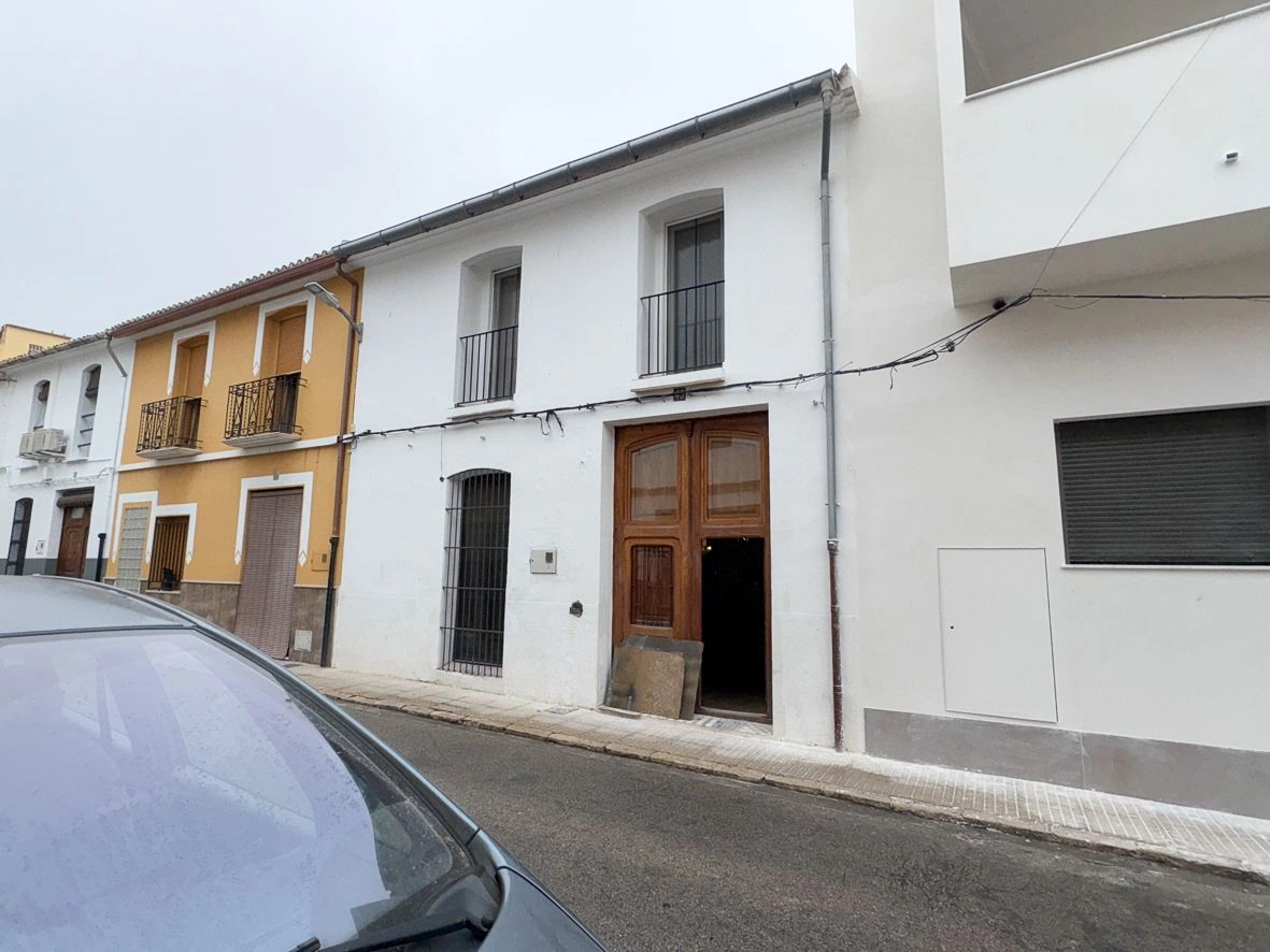 Casa de pueblo con increíble encanto en Pego