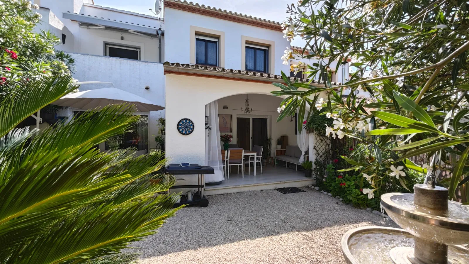 CASA*CHALET CON MUCHO  ENCANTO EN URBA. EN PEDREGUER