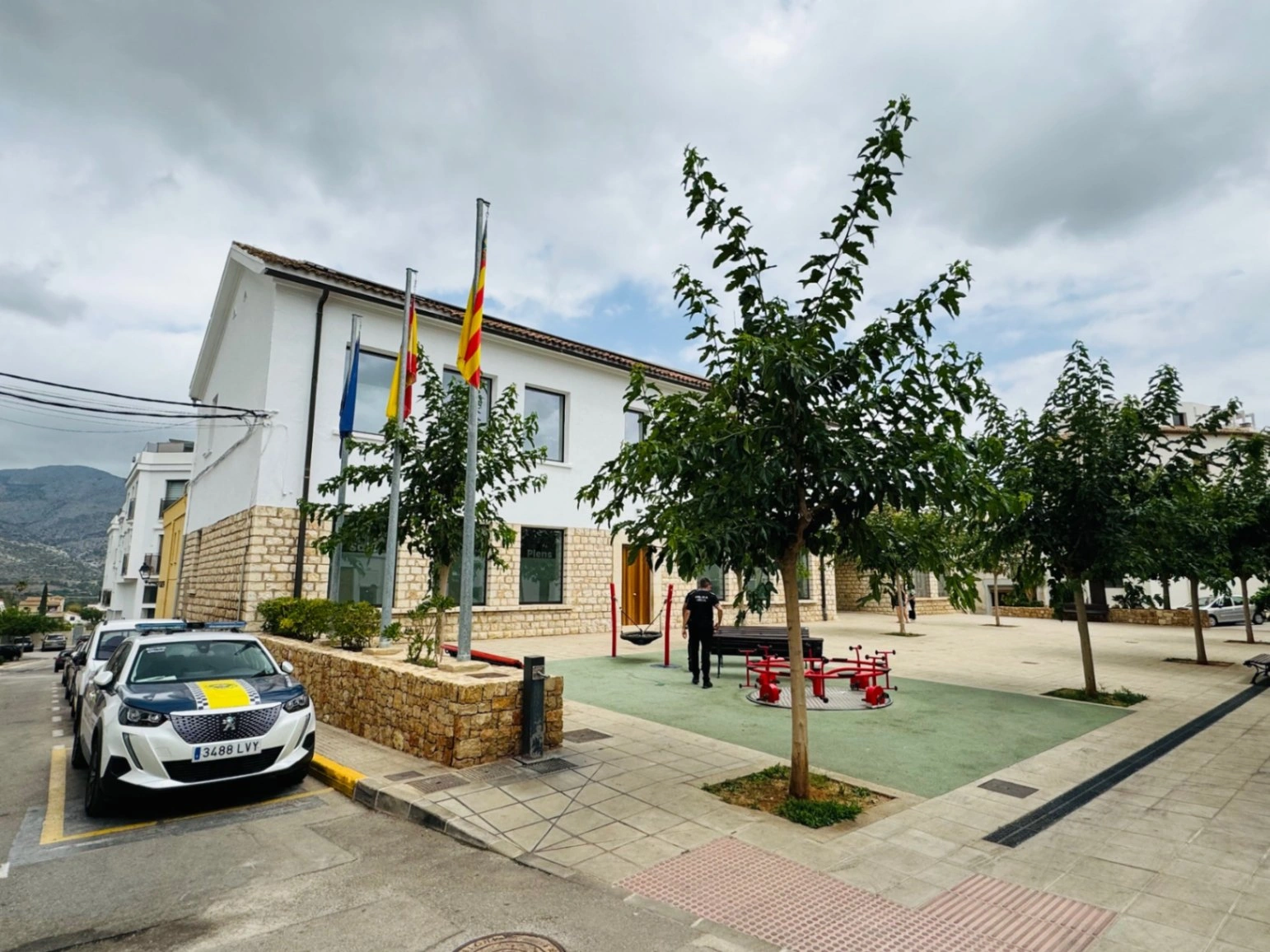 Orba. Apartamento reformado con patio en venta