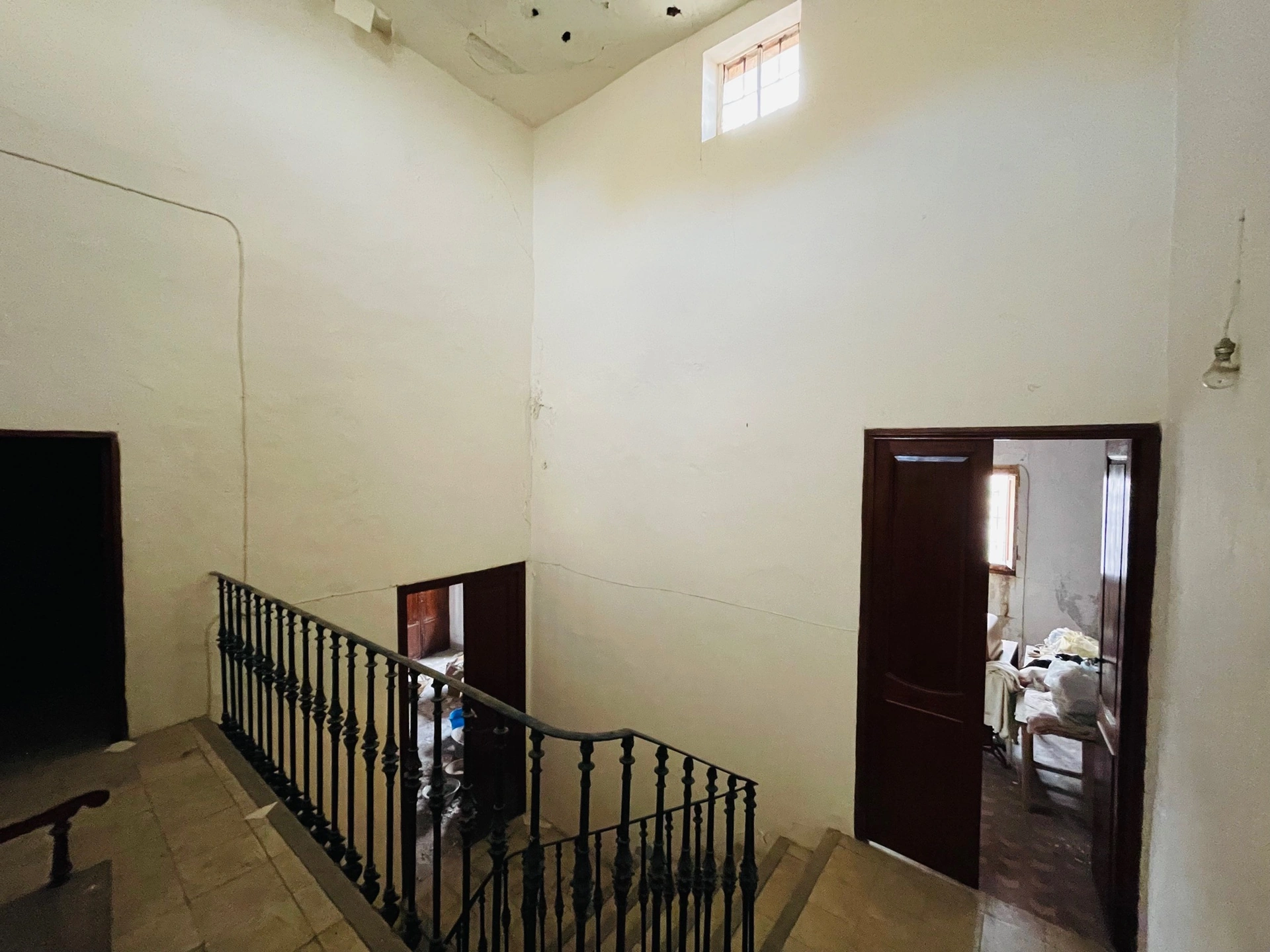 Vergel. Casa de pueblo grande con muchas posibilidades en venta
