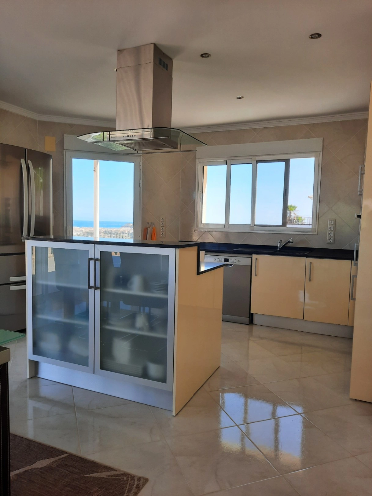 CHALET INDEPENDIENTE CON VISTAS AL MAR